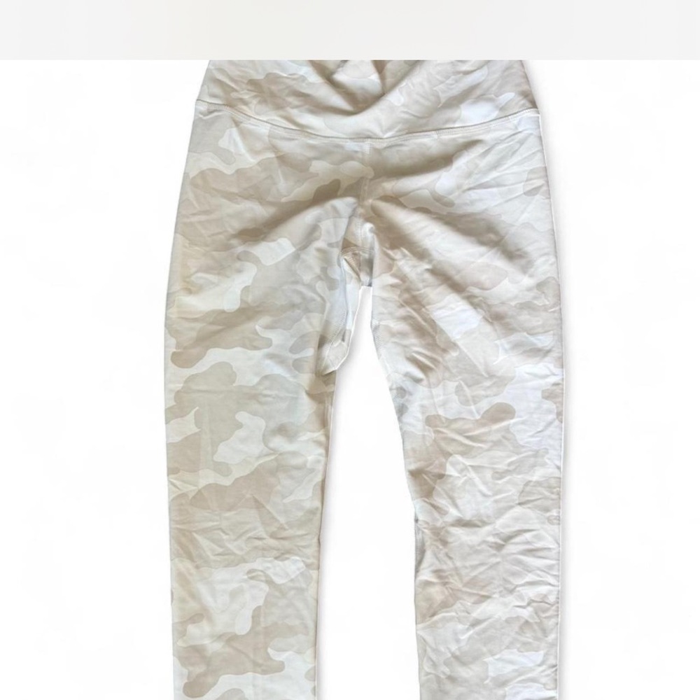 Old Navy Women's Cream Camouflage Leggings